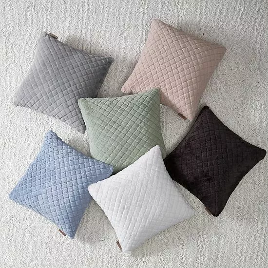 Koolaburra By UGG Octavia Faux Fur Throw Pillow Kb White 4 Koolaburra By UGG Octavia Faux Fur Throw Pillow Kb White - Image 4